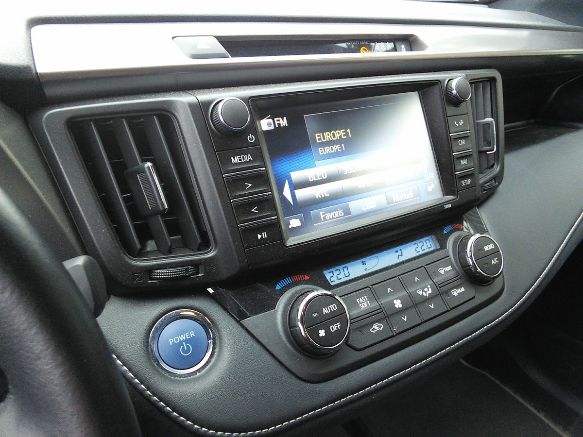 Toyota RAV4 2.5 VVTi 197 HYBRIDE DESIGN 2WD E-CVT 155 cv Boîte auto