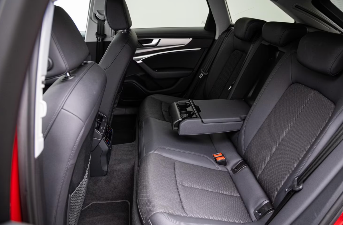 Audi A6 Avant V C8 55 TFSI 340ch quattro S tronic 7 / VO allemand / Malus 8 100,70 euros