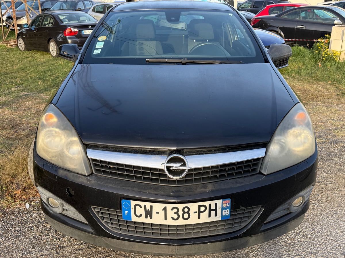 Opel Astra GTC 1.7 CDTI 100 CH / SPORT / DISTRIBUTION NEUF SUR FACTURE
