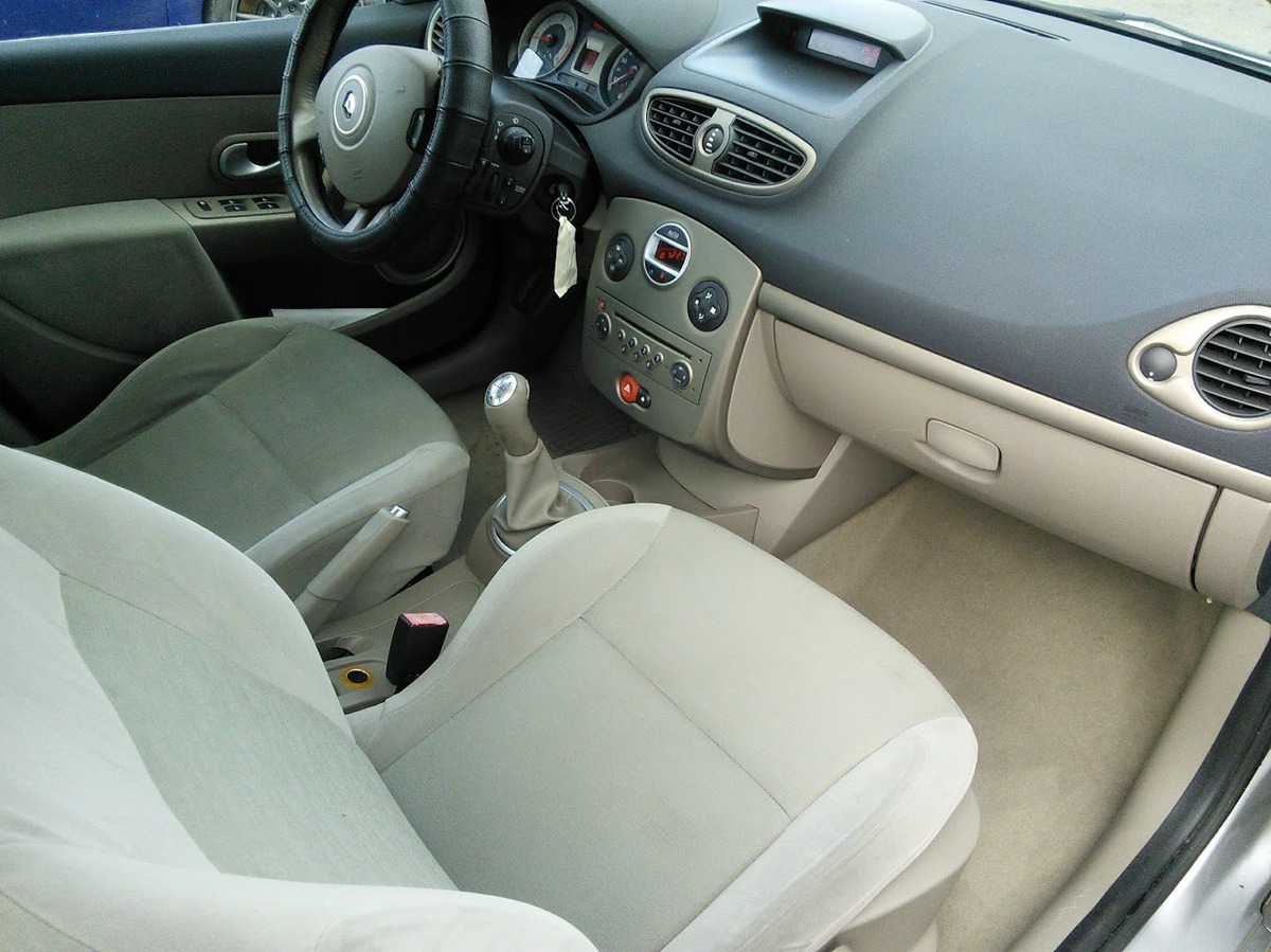 RENAULT Clio III 5 Portes 1.5 dCi 86 cv Privilege CLIM - distribution faite