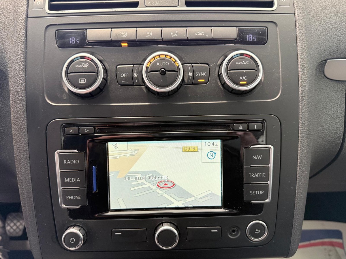 Volkswagen Touran 1.6 TDI 105  TRENDLINE 7 PLACES  PREMIERE MAIN