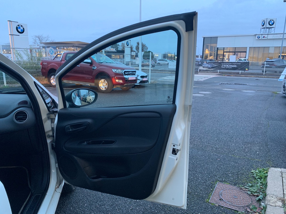 Fiat Punto 69 ch | Radio CD MP3 | Vitres avant électriques | Airbags | ABS | Commandes Radio volant