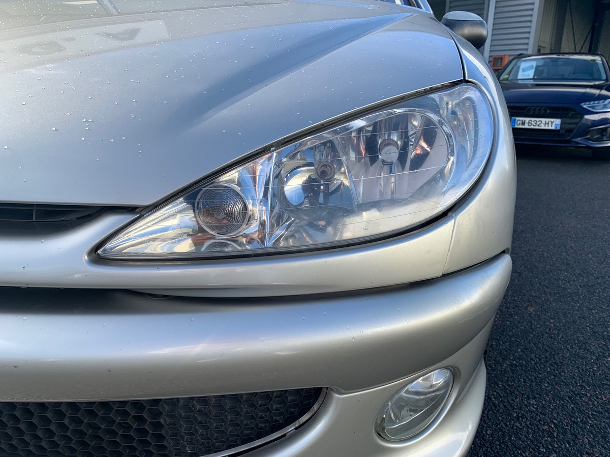 Peugeot 206 CC 136 ch | Rolland Garros | Sellerie cuir | Climatisation automatique | Jantes Alu