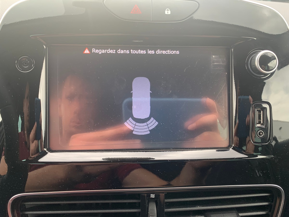 RENAULT Clio IV 90 ch | Limited | Régulateur vitesse | Climatisation | Radar stationnement arriére