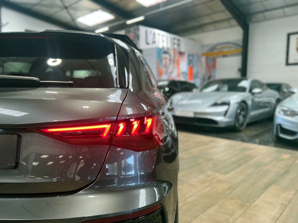 Audi RS3 Sportback QUATTRO 2.5L TFSi 400  S-TRONIC DAYTONA GREY 