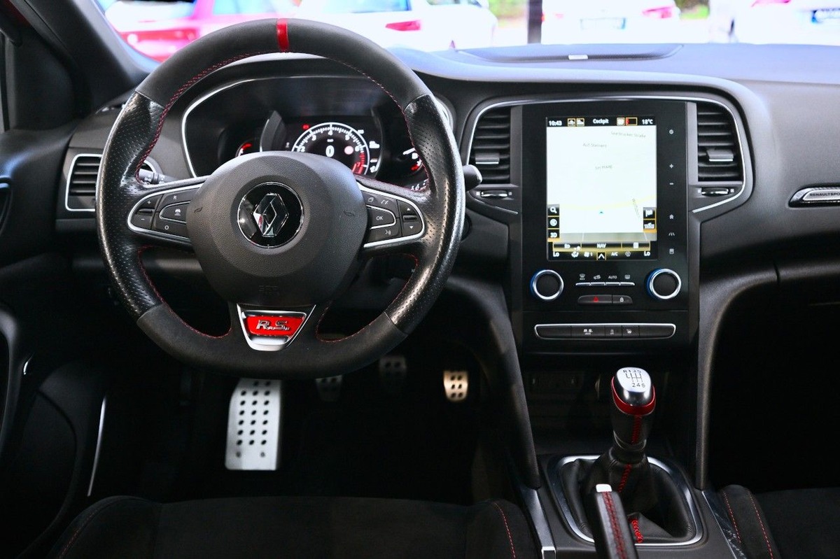 RENAULT Megane IV 1.8 T 300ch RS Trophy