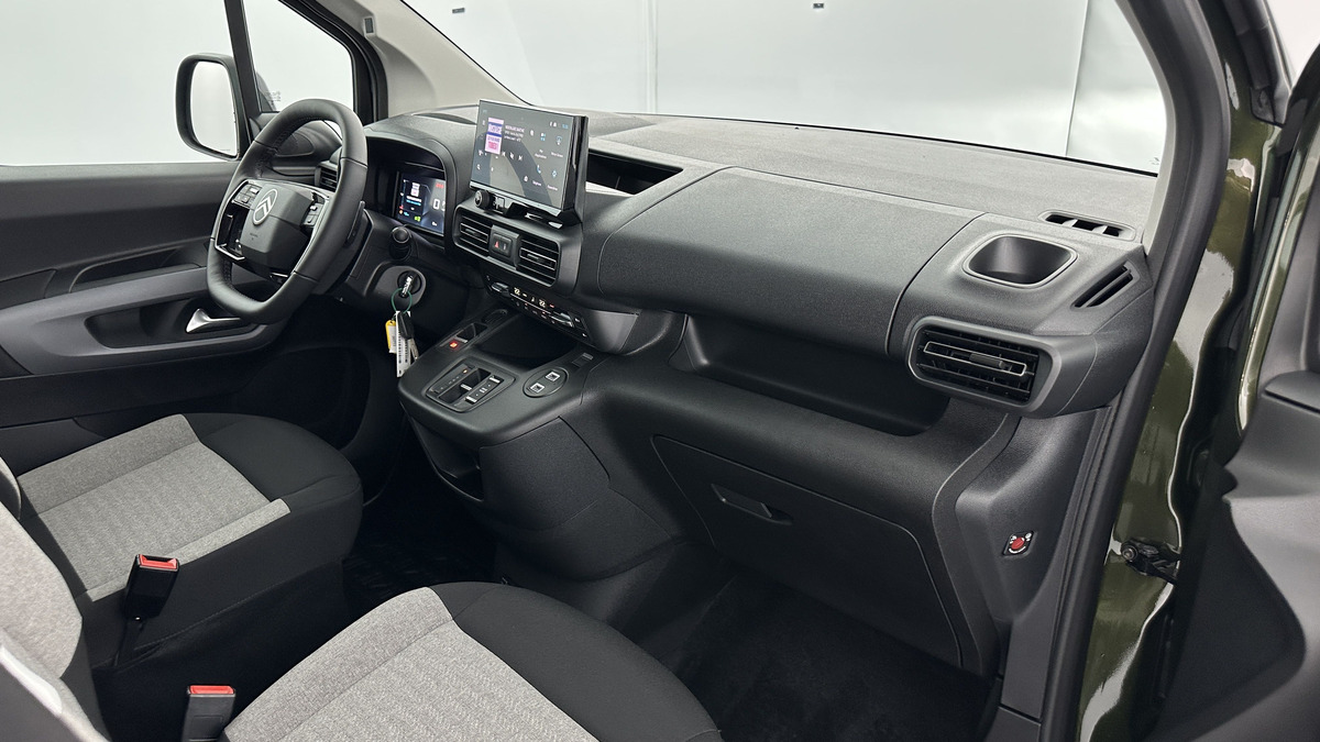 Citroën Berlingo M 1.5 BlueHDi 130chevaux Plus EAT8 | Écran central numérique TFT de 10'' | Capucine