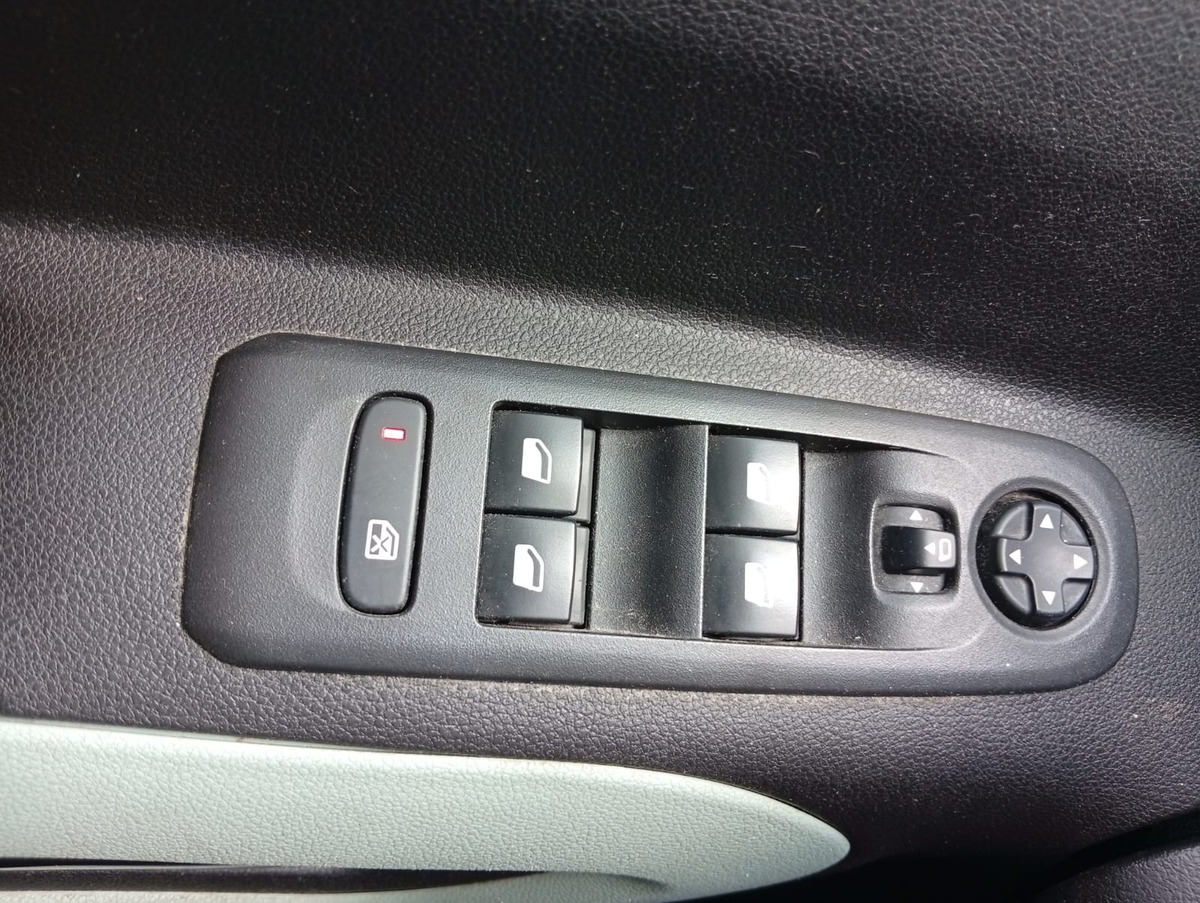 Citroën Berlingo M BlueHDi 100ch S&S Feel Pack " Première Main " et "Suivi Citroën"