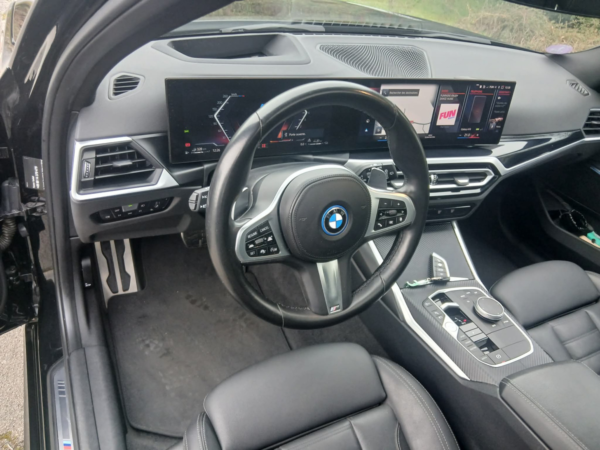 Bmw 320e touring xdrive 204 ch | M SPORT | XDRIVE | Attelage | Caméra de recul | Eclairage ambiance