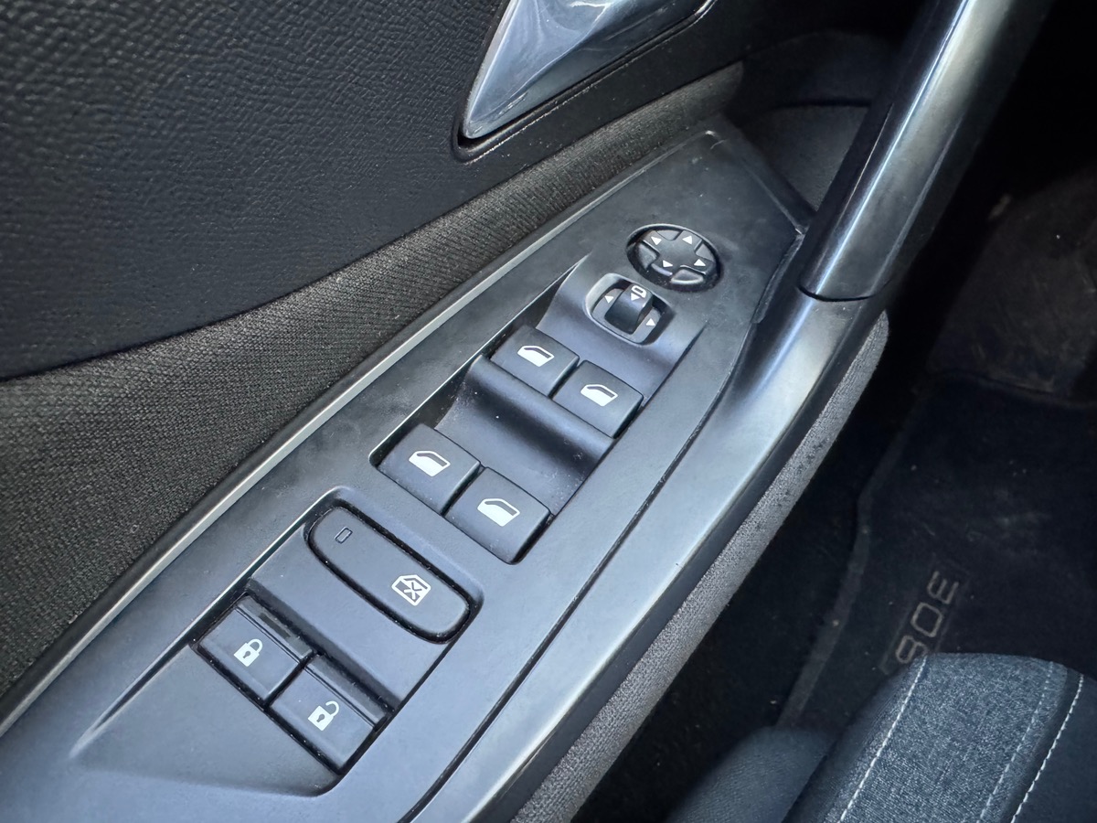 Peugeot 308 SW 130 ch | Active Pack | Capteur de pluie | Phares LED | Radar stationnement arriére