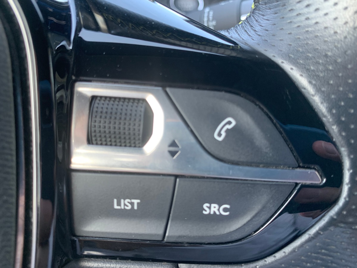 Peugeot 208 100 chevaux | GT | Apple car Play Android Auto | Caméra de recul | Régulateur vitesse