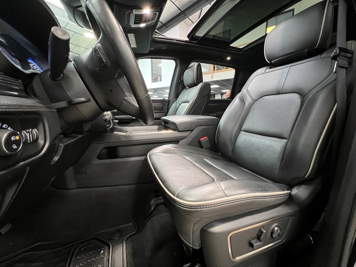 Dodge RAM 1500 CREW CAB 5.7 V8 HEMI LIMITED BLACK