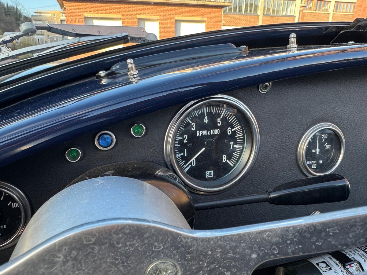 AC Cobra 289 FIA 6.4/390 Edelbrock 450cv - Restauré