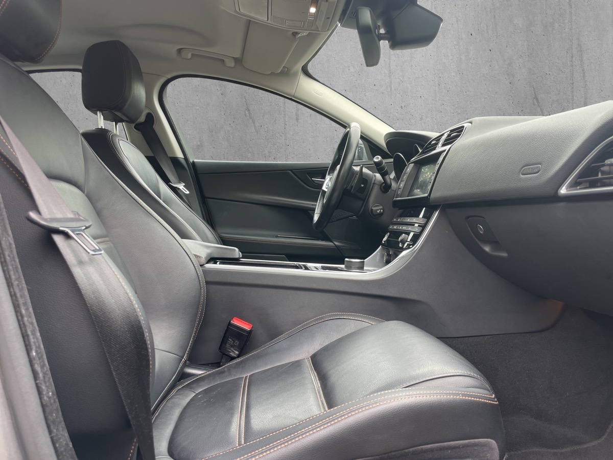 Jaguar XE 2.0D 180CH - PRESTIGE - ENTRETIEN CONSTUCTEUR - FULL OPTIONS