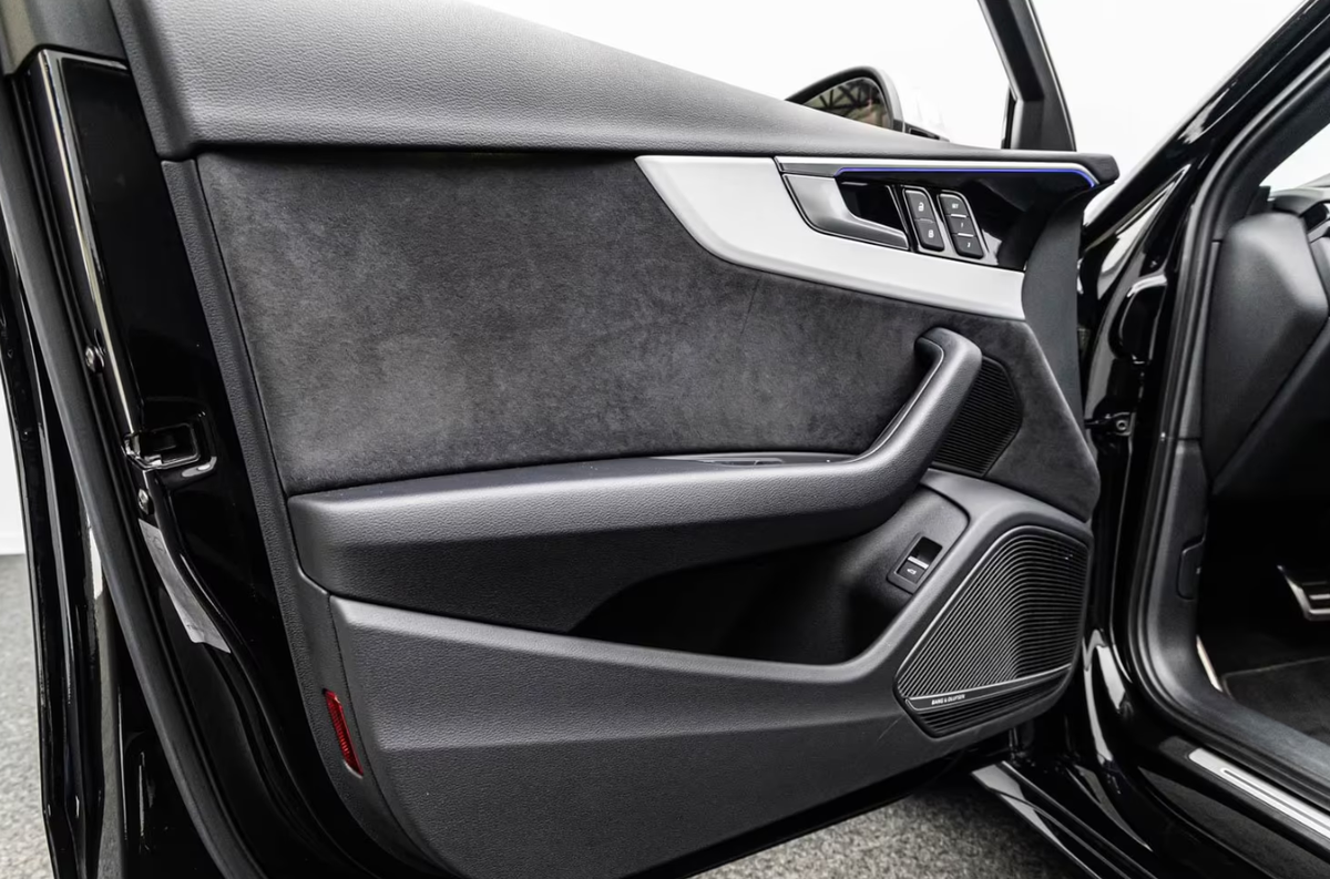 Audi S4 Avant V 3.0 TDI 341ch quattro tiptronic 8 Bang&Olufsen Toit ouvrant Attelage Feux matrix