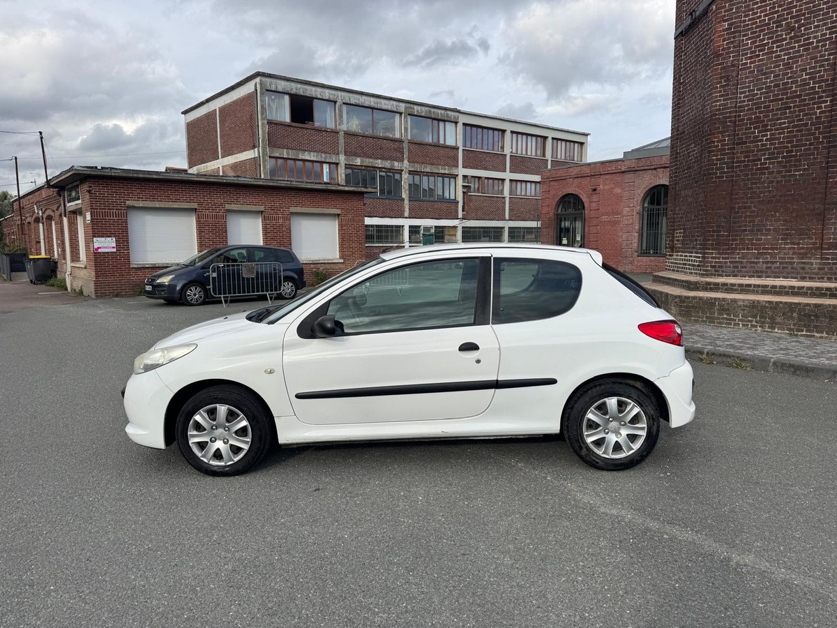 Peugeot 206 + 1.1 60 Finition Urban- Distribution neuve- Garantie