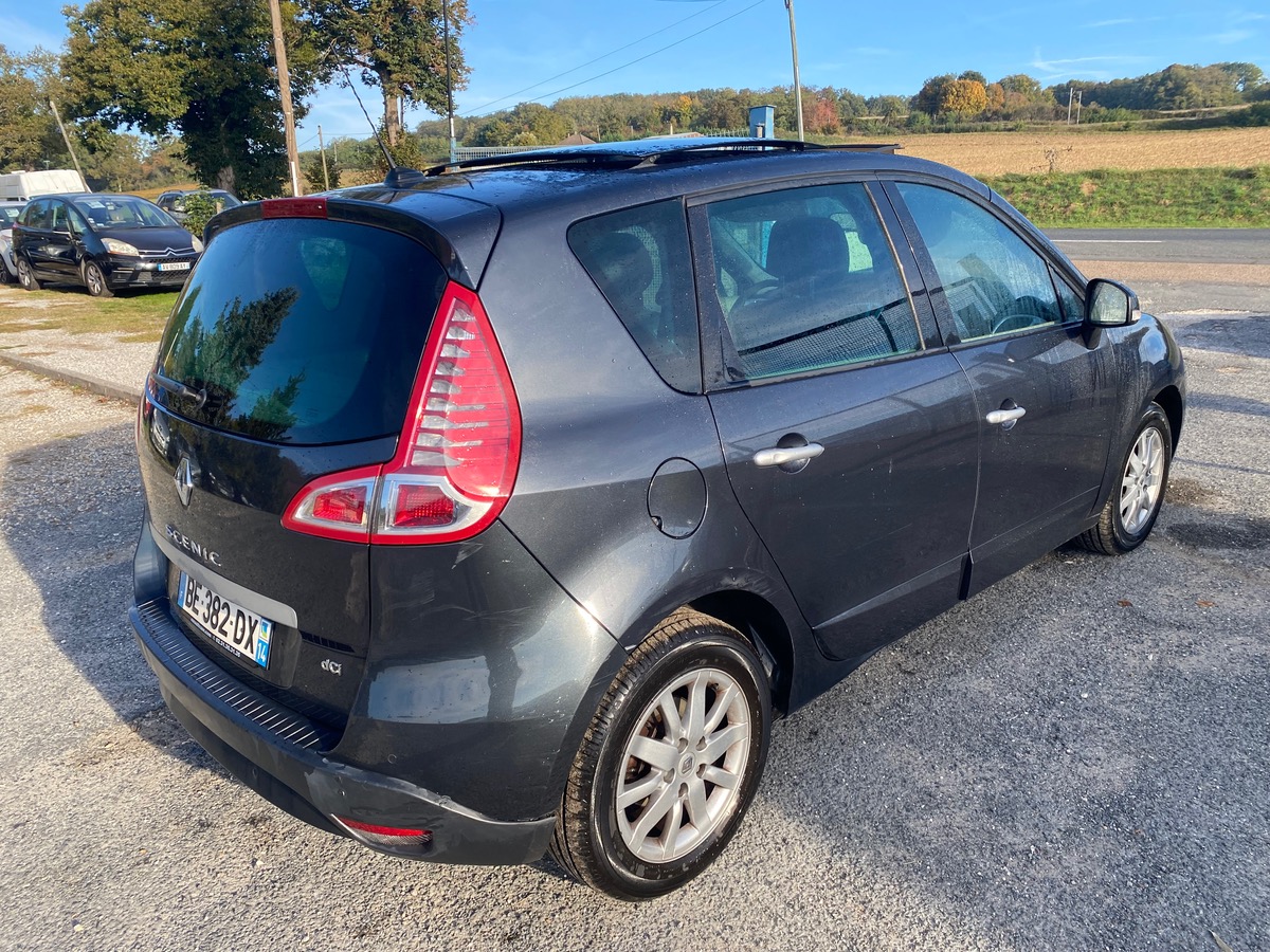 RENAULT Scenic III 1.9 dci 130cv 1ère main