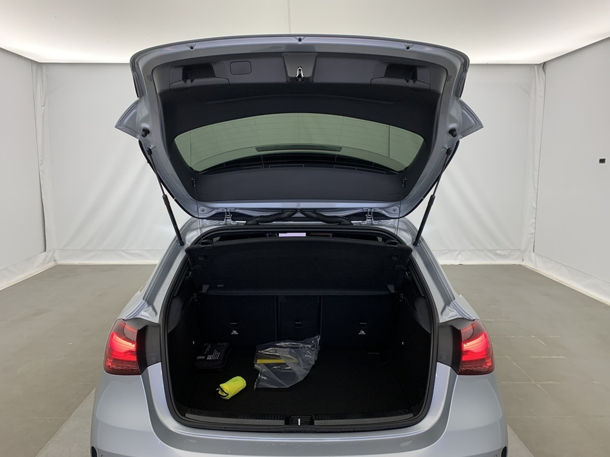 Mercedes-Benz Classe A 150 ch | 200 d 8G-DCT AMG Line | Éclairage d'ambiance | PLUSIEURS COLORIS
