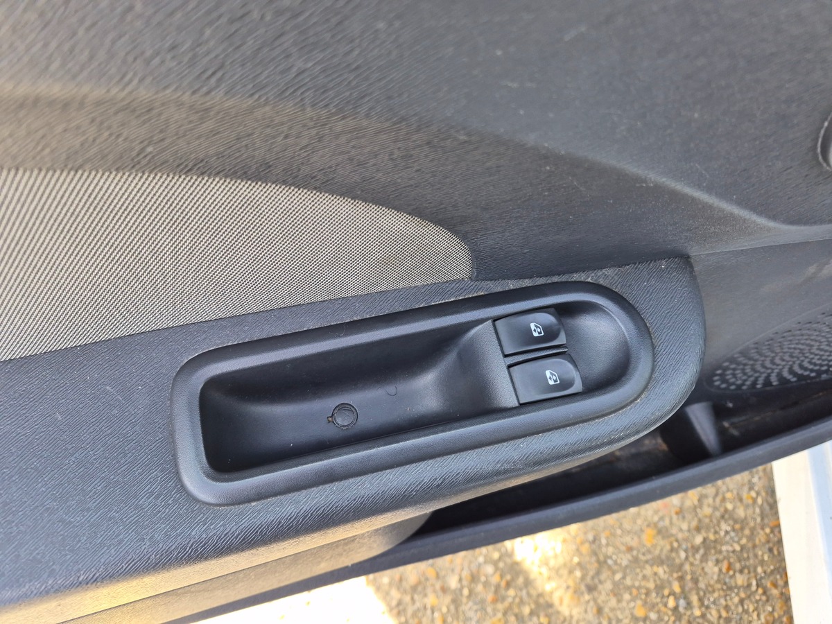 RENAULT Twingo II 1.2 16V LEV ACCESS