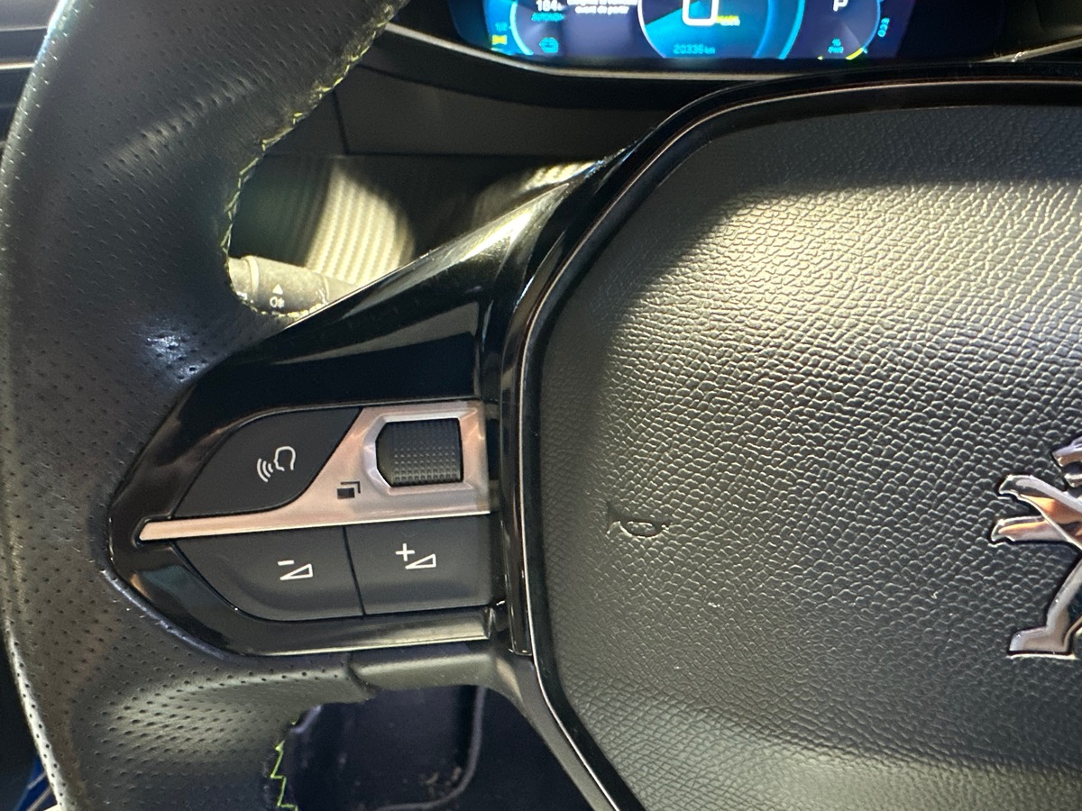 Peugeot 208 e-208 GT LINE 100KW 136CV