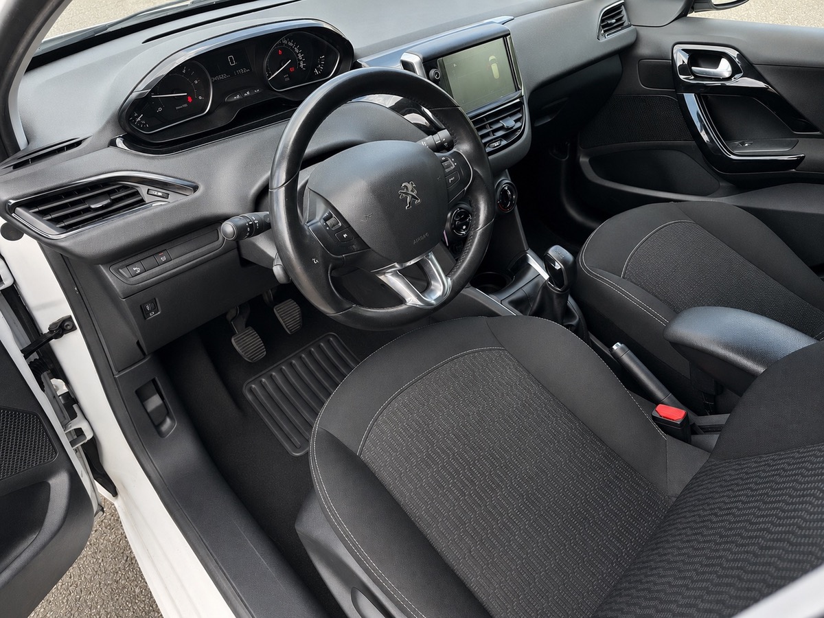 Peugeot 208 1,6 HDI 75 CV STYLE
