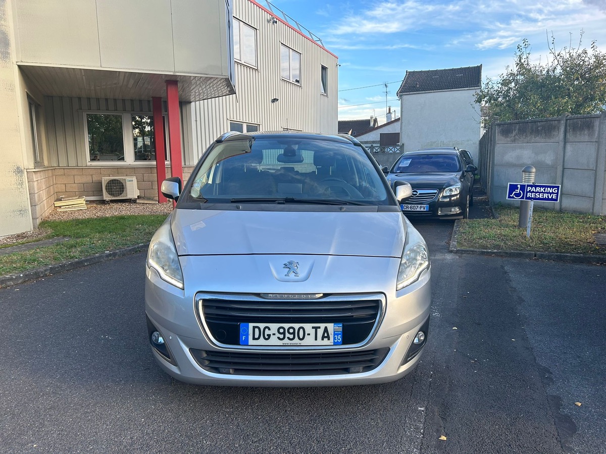 Peugeot 5008 1.6 HDI 115 CV 7 place allure 4X sans frait
