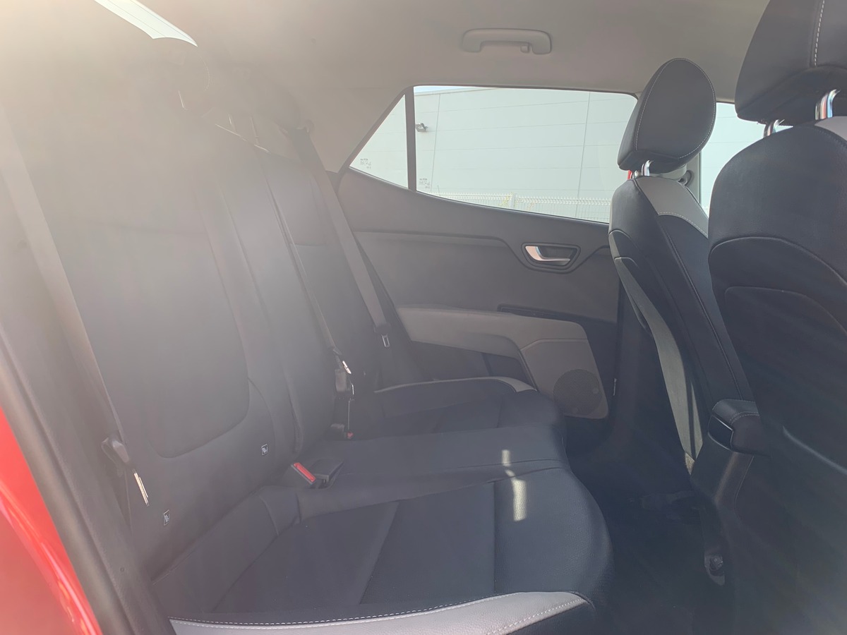 Kia Stonic 120 ch | Premium | Caméra recul | Régulateur vitesse | Apple car Play | Siéges chauffants