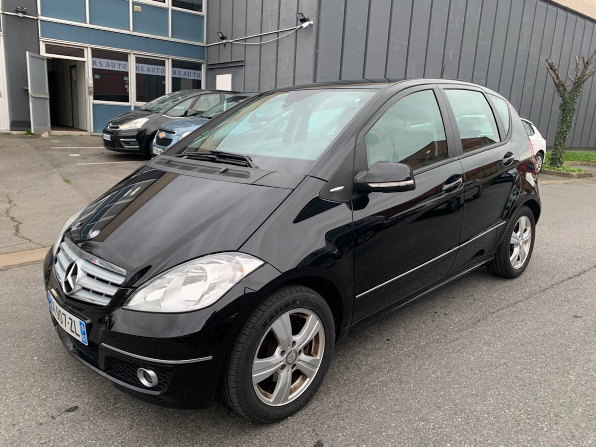 Mercedes-Benz Classe A 180 CDI AVANGARDE 4XCARTEs
