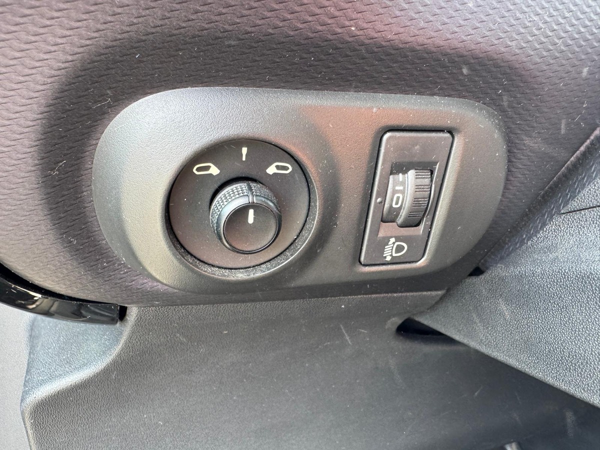 Citroën C4 Cactus 1.6 BLUE-HDI 110cv SHINE - Garantie - Boite automatique