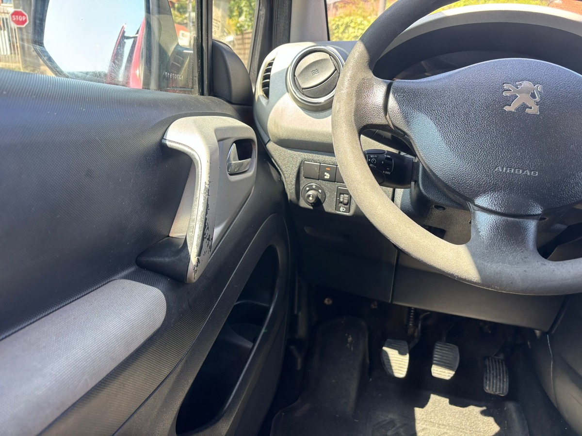 Peugeot Partner 1.6 HDi Outdoor Pack - ATTELAGE -  Révisé - Garantie