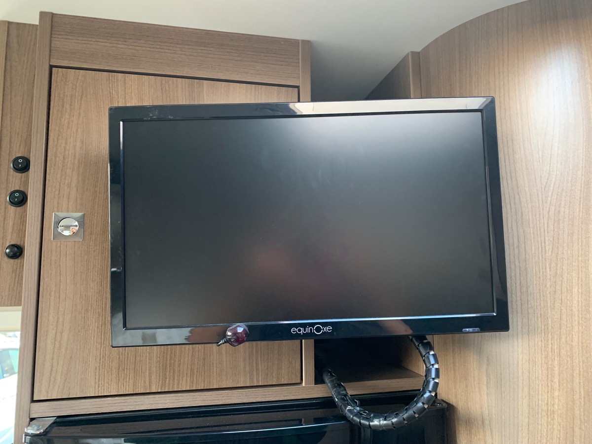 Ford Challenger 155 ch | 2,2 litres | GENESIS 288 EB Profilé | 3 Couchages | Caméra de recul