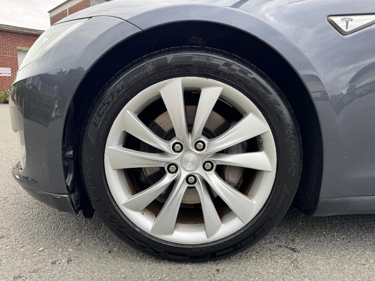 Tesla Model S 85 367CV 7 places - Recharge gratuite à vie