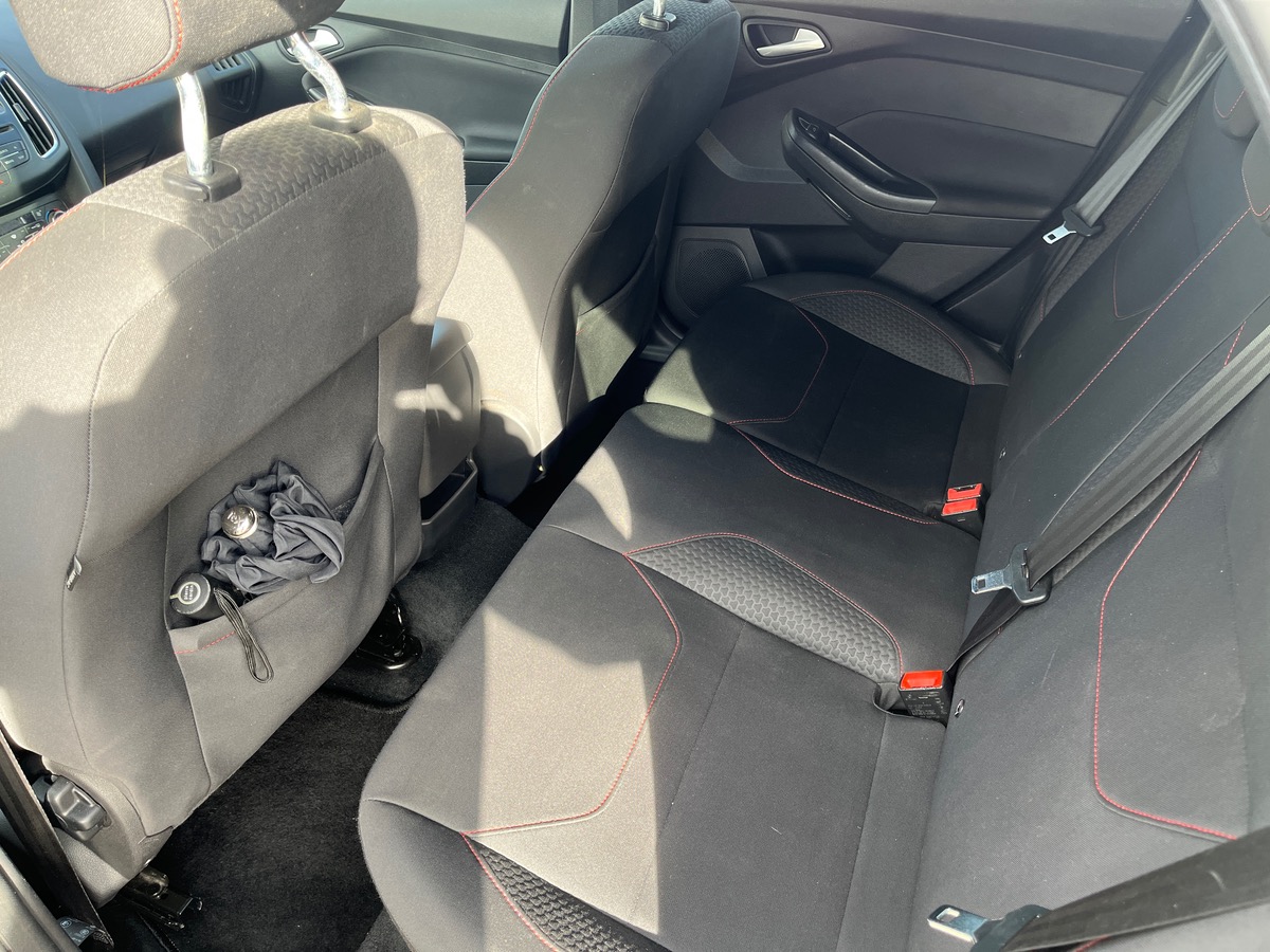 Ford Focus 1.0 Ecoboost 125ch ST LINE, Caméra de recul,  GPS, radars AV et AR, Clim Auto bizone