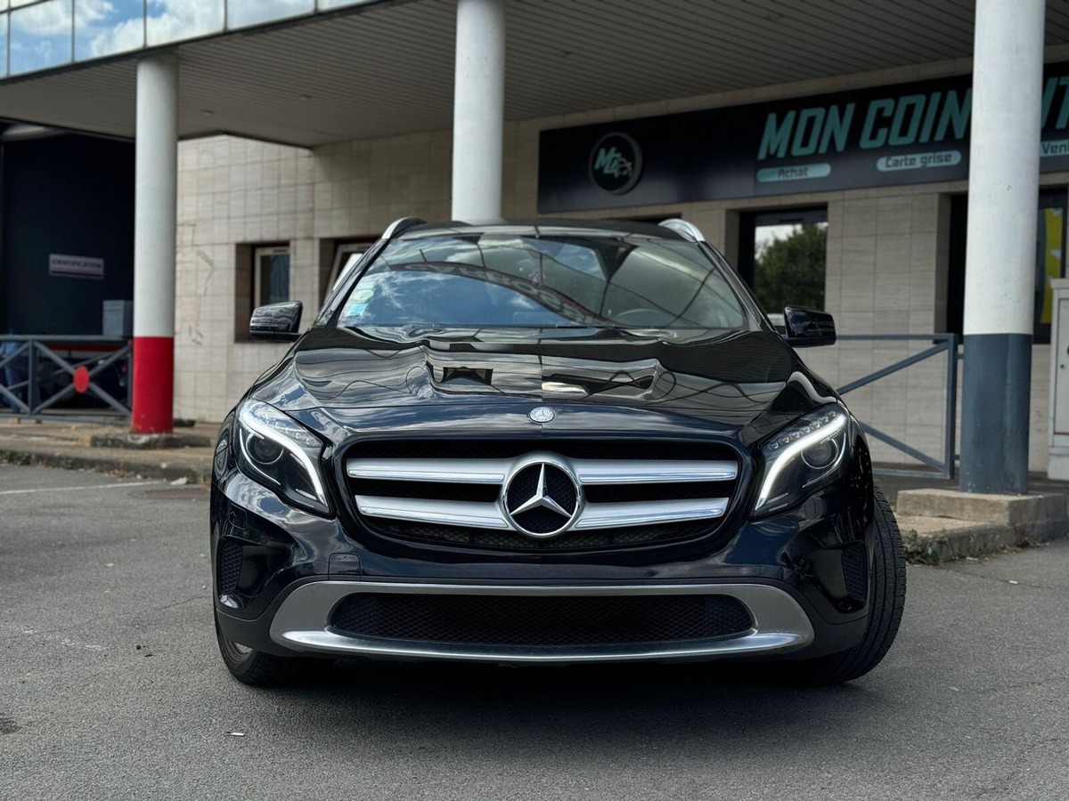 Mercedes-Benz GLA 220 D Sensation 2.1 CDi 4matic 7G-DCT 177 cv / Caméra de recul / Sellerie cuir