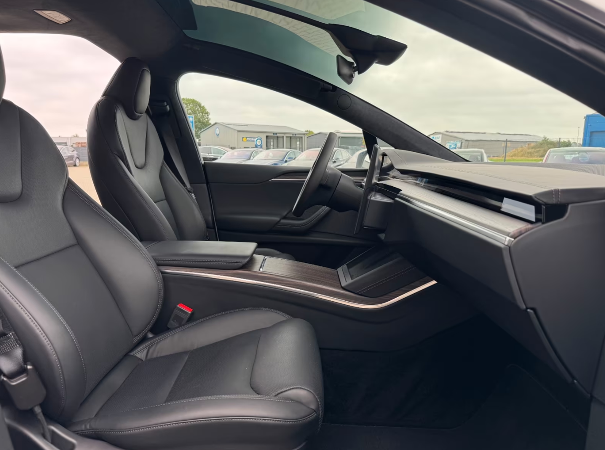 Tesla Model X Dual Motor Palladium/7 places/Pilote Automatique Amélioré/Attelage/TVA