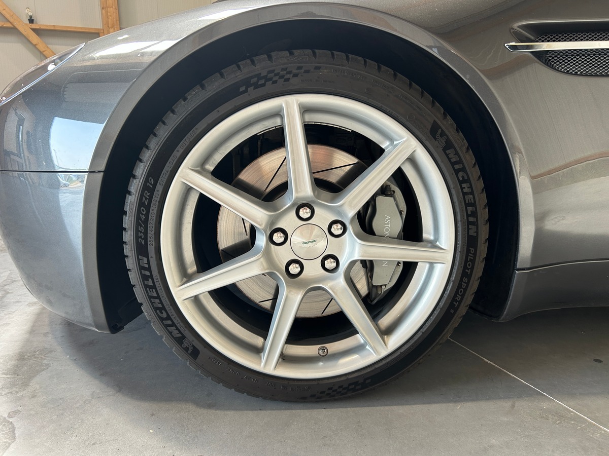 Aston Martin V8 Vantage 4.3 385 cv Boîte auto