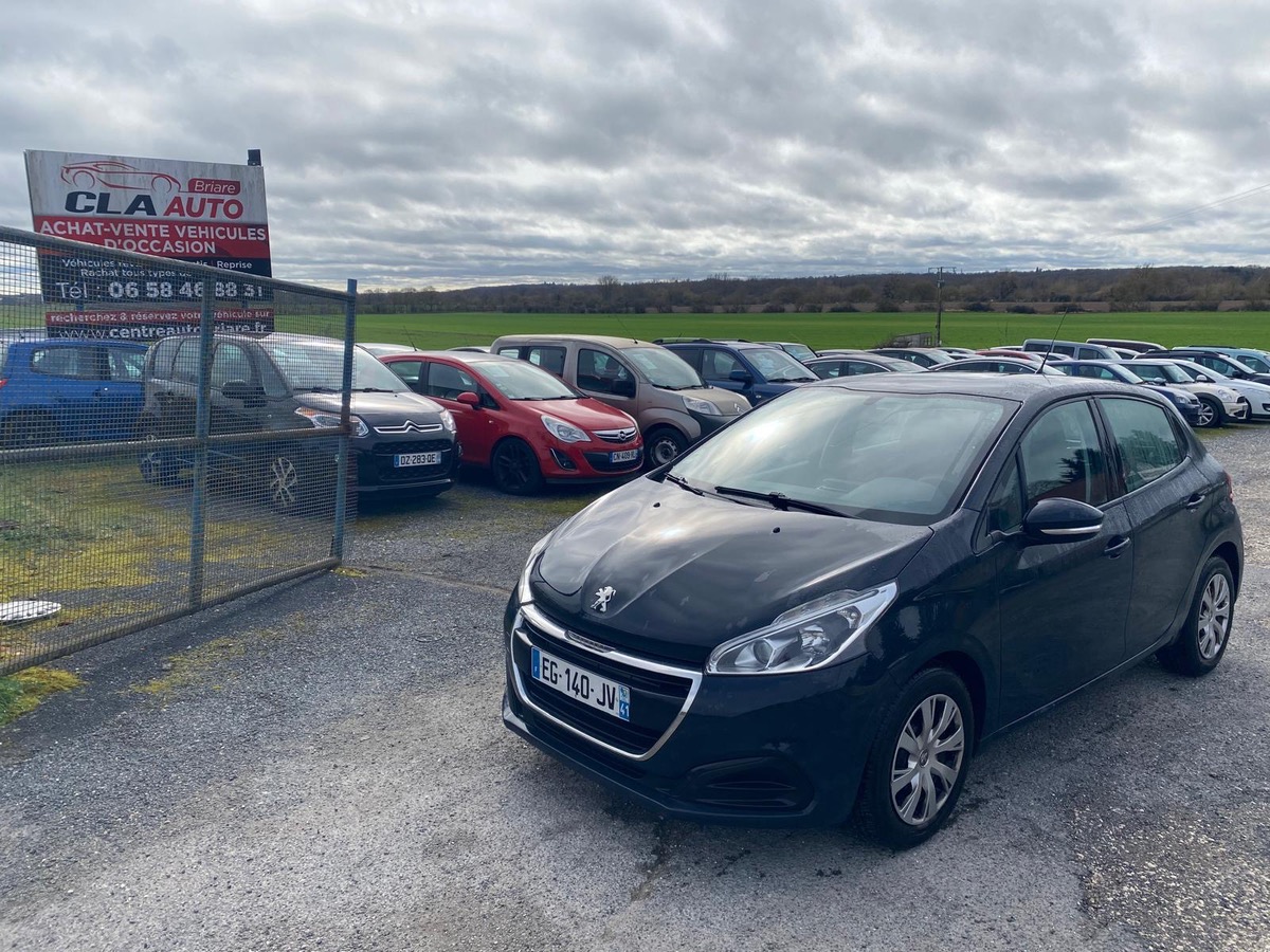 Peugeot 208 1.6 hdi 100cv 1ere main bon état général 