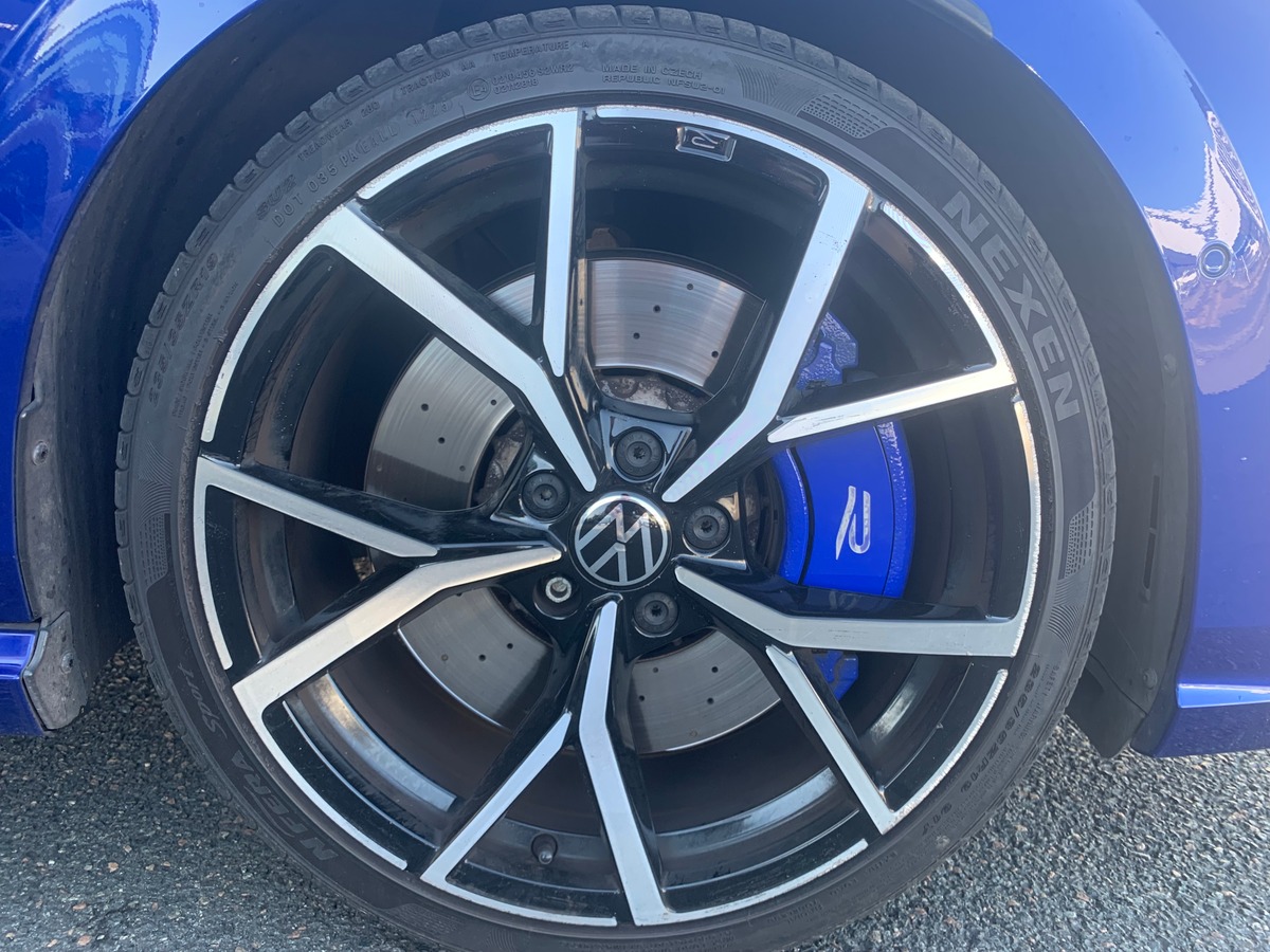 Volkswagen GOLF 8 320 chevaux | R | Toit ouvrant | Caméra de recul | Apple car play | GPS | Attelage