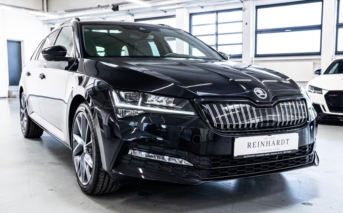 Skoda Superb Combi Hybride 1.4 TSI PHEV 218ch Sportline DSG6 Toit ouvrant Audio Canton