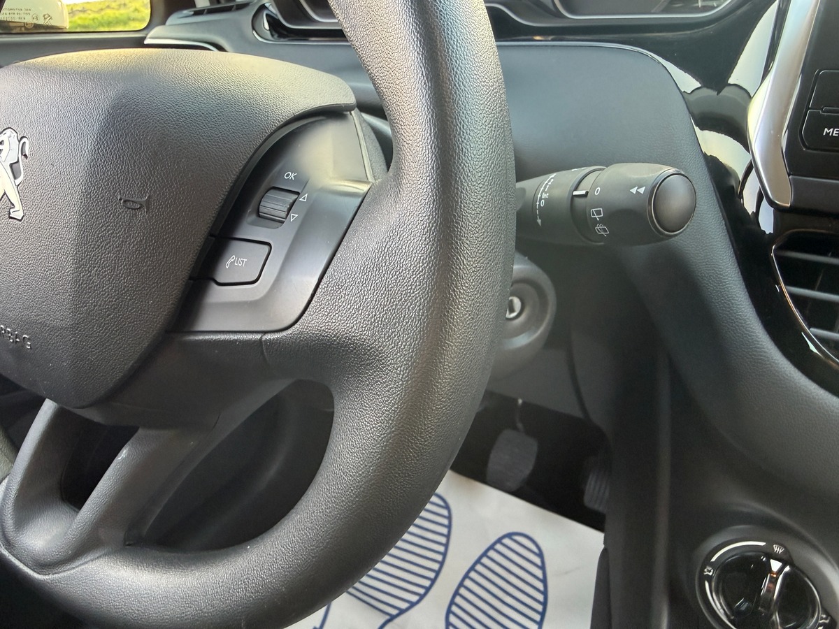 Peugeot 208 AFFAIRE 1.6 BLUEHDI 100 PACK CLIM NAV - TVA RÉCUPÉRABLE