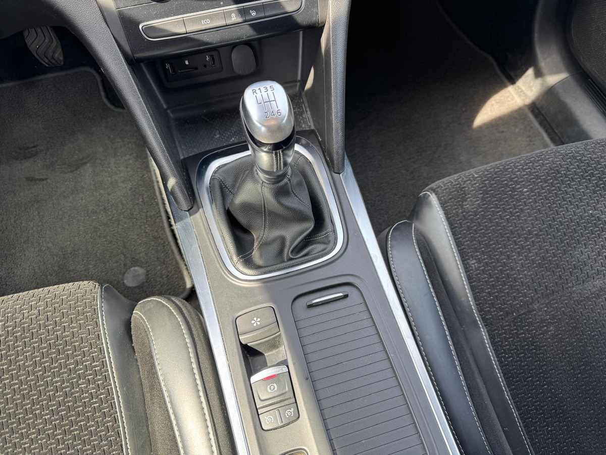 RENAULT Megane IV 1.2 TCe 130 cv iNTENS