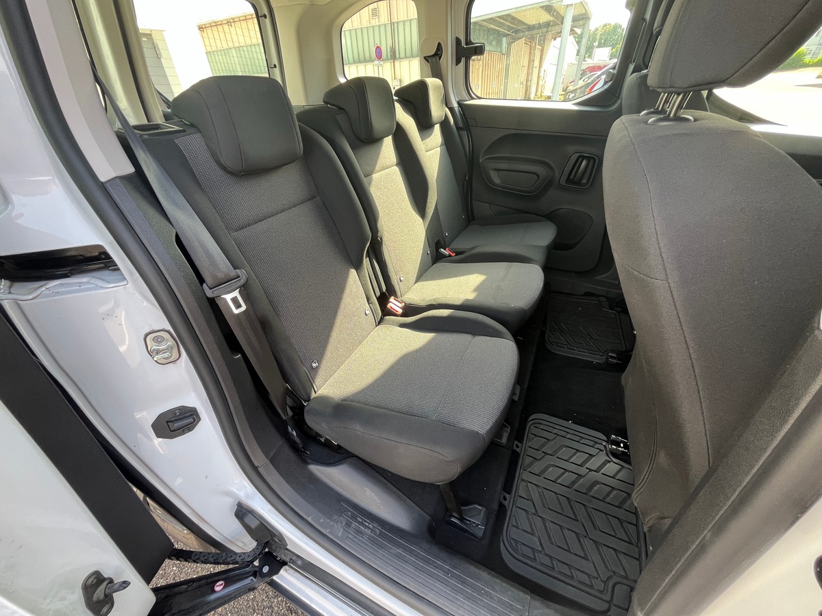 Peugeot Rifter ACTIVE BUSINESS, 1.5 BLUEHDI 100ch, ATTELAGE, FEUX AUTOMATIQUE