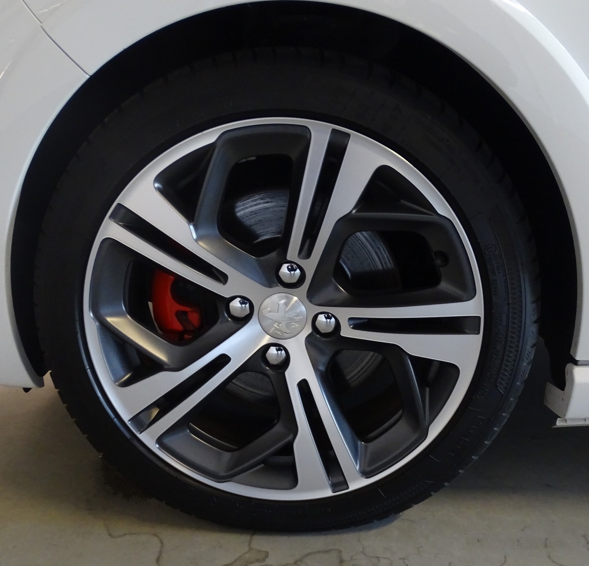 Peugeot 208 1.6 GTI 200ch BVM6
