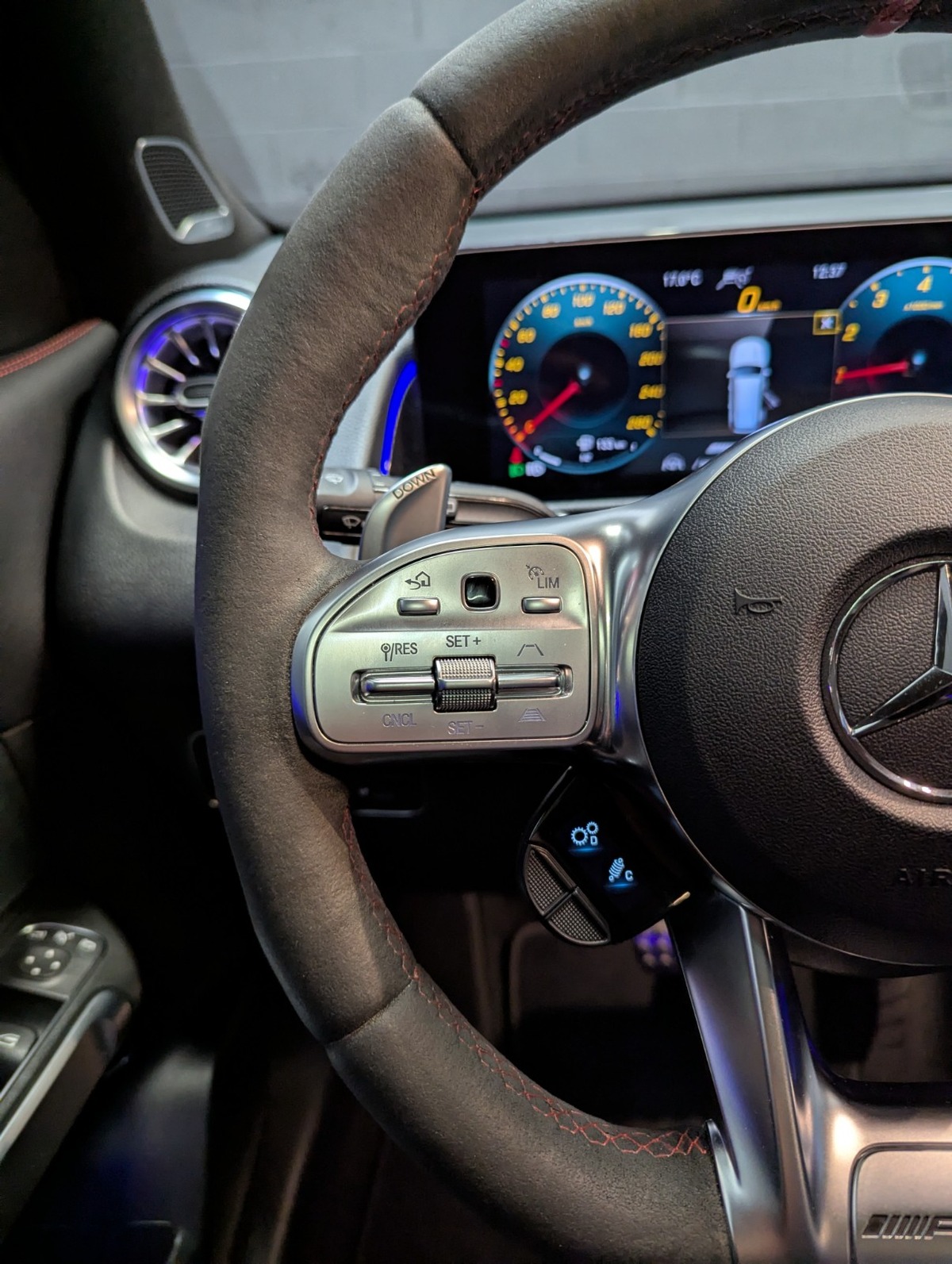 Mercedes Benz GLB AMG 35 4MATIC