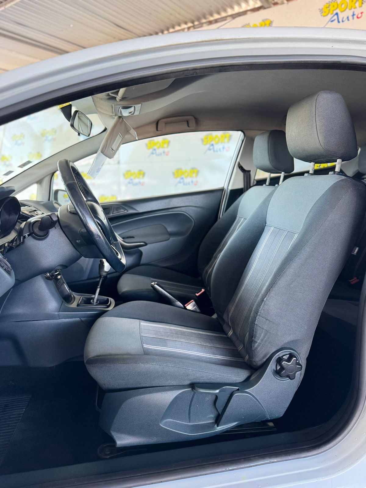 Ford Fiesta 1.4 DIESEL 68CH SPORT AUTO