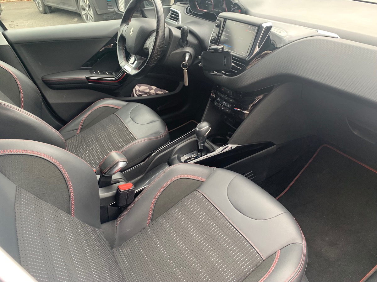 Peugeot 2008 GT LINE | 120 CHEVAUX | Caméra recul | Boite Automatique |  Garantie 20/12/2025