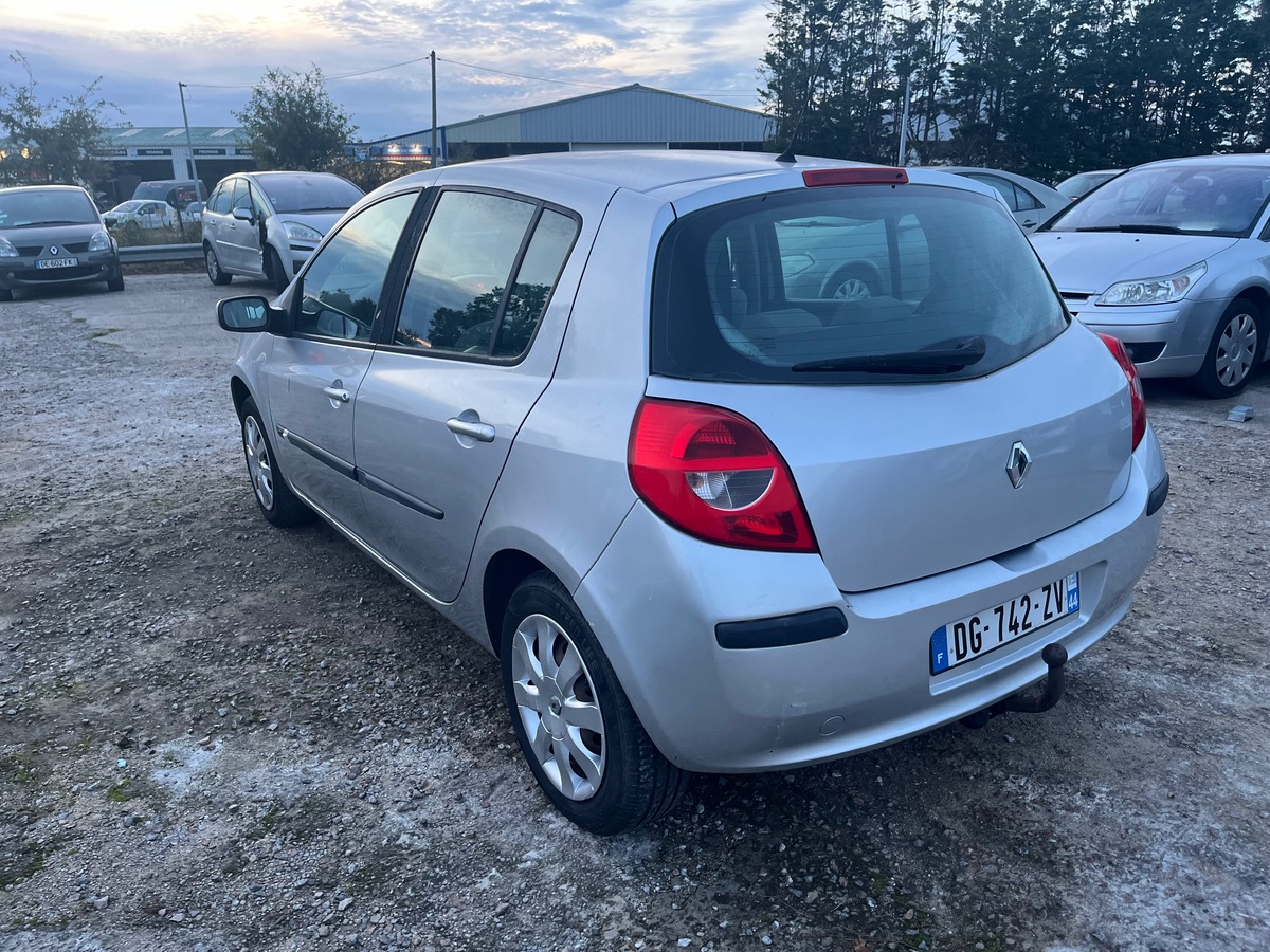 RENAULT Clio 1.5 dci 85 CH