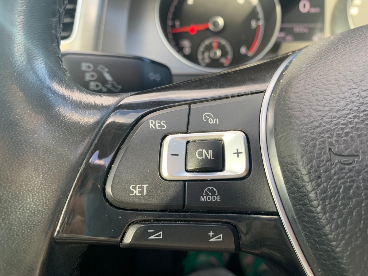 Volkswagen GOLF 7 105 ch | Confortline | Toit ouvrant | Régulateur de vitesse | Radar avant et arriére