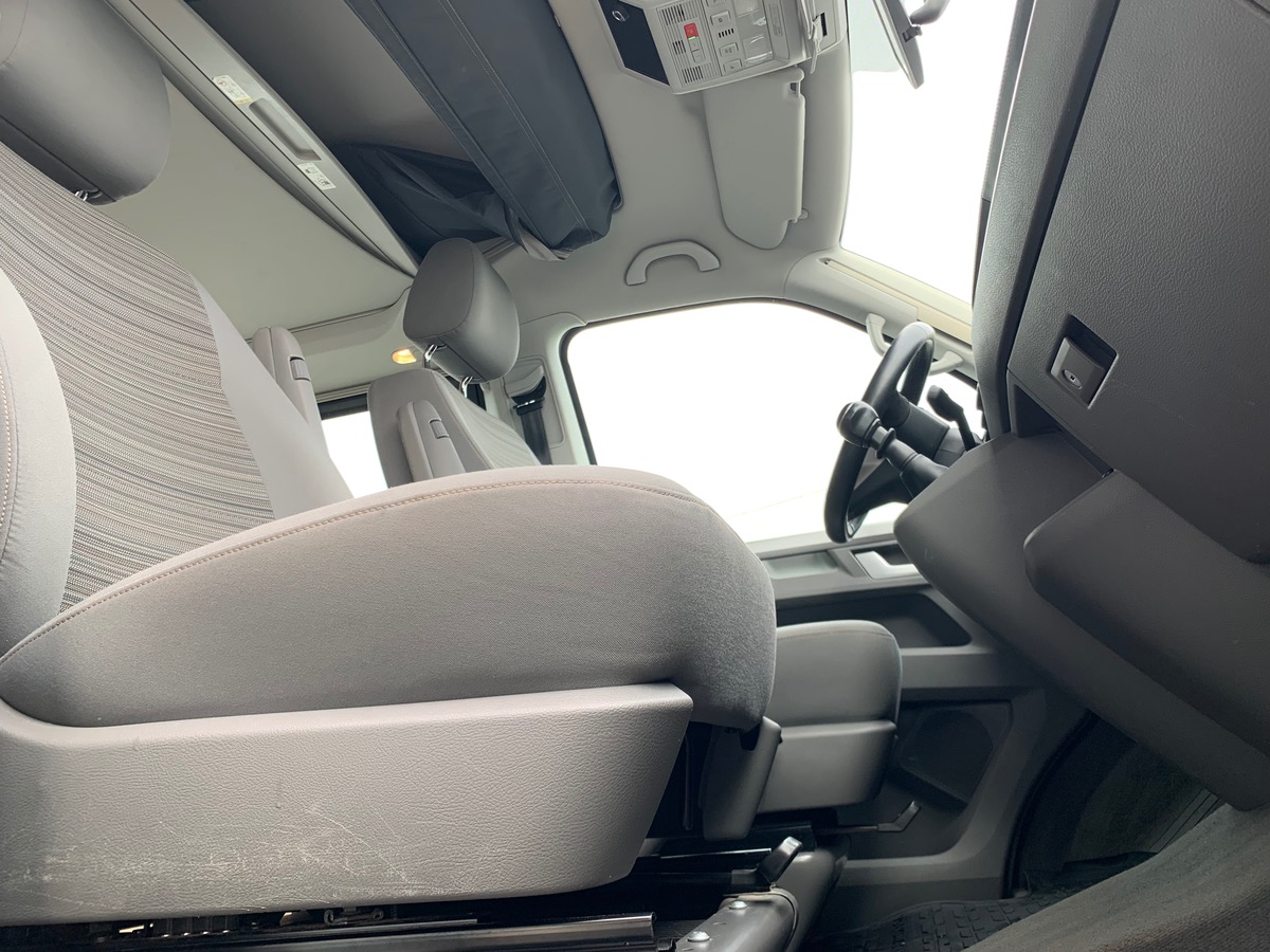 Volkswagen California 150 | COAST | Premiére Main | Attelage | Rallonge lit | Pneus Toutes Saisons