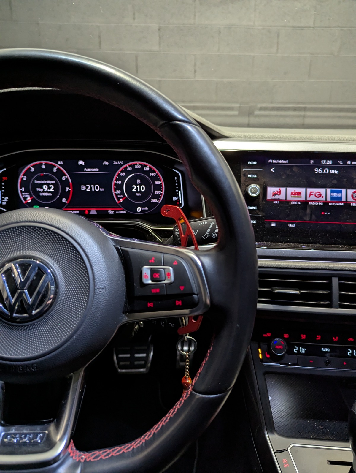 Volkswagen Polo 2.0 TSI 200ch DSG6 GTI VIRTUAL-BEATS-SIEGES CHAUFFANT